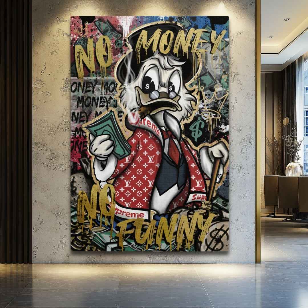 hall casa appesa tela pop art con Zio Paperone in abito Louis Vuitton che fuma un sigaro, scritta 'No Money No Funny'