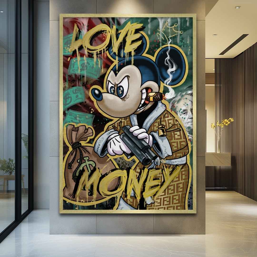 Stampa su tela pop art di Topolino in abito Fendi con una pistola e un sigaro, con la scritta 'Love Money', appesa in hall casa