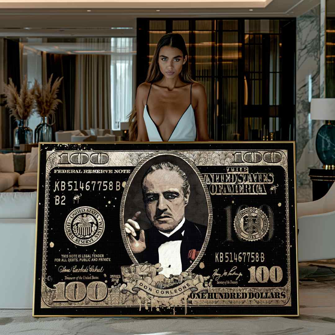 Ragazza con stampa su tela pop art di banconota da 100$ con Don Vito Corleone come Il Padrino